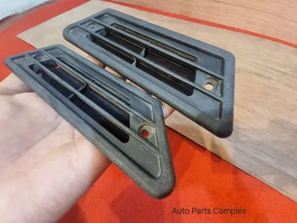 Corolla 1980-83 Ke70 Te72 wagon rear pillar inner vents 2