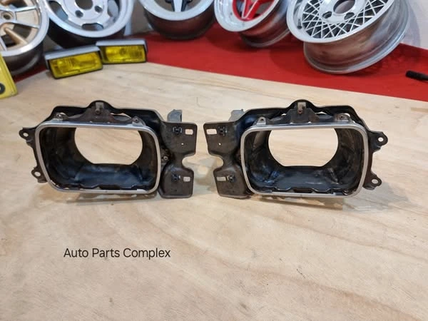 Corolla 1980-83 Liftback Hardtop Coupe headlight brackets 1