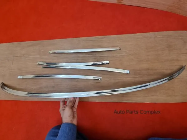 Corolla 1980-83 windshield chrome trims3