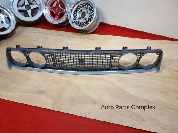 Corona Mark ii 1968 - 1972 RT60 RT62 RT72 front radiator grille 1
