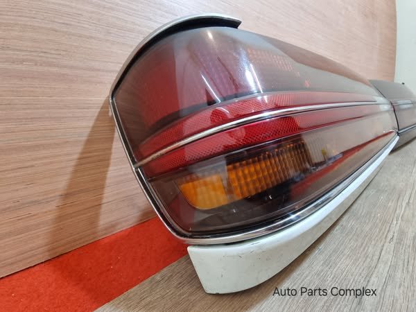 Crown 1988 - 1991 hardtop tail lights 2