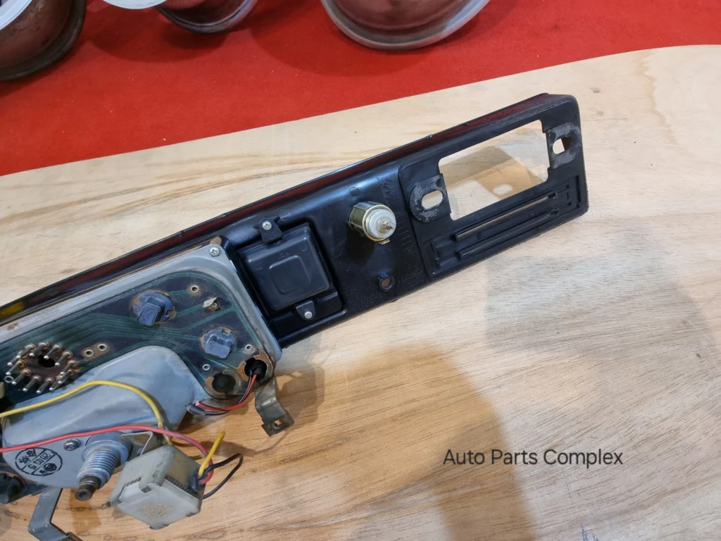 Dataun sunny 1200 B110 dash instrument cluster with panel surround (for RHD) 7