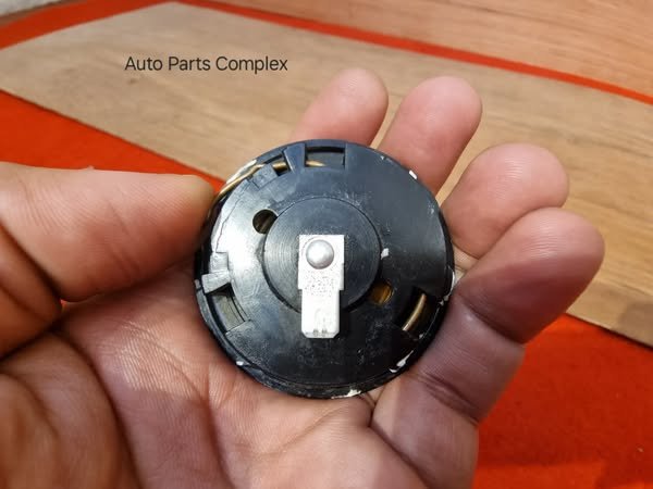 Datsun style horn button3