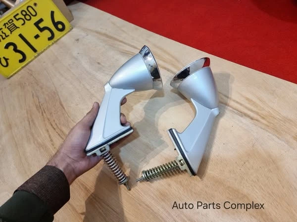 Mitsubishi Colt Galant GTO fender mirrors in nearly new condition 2