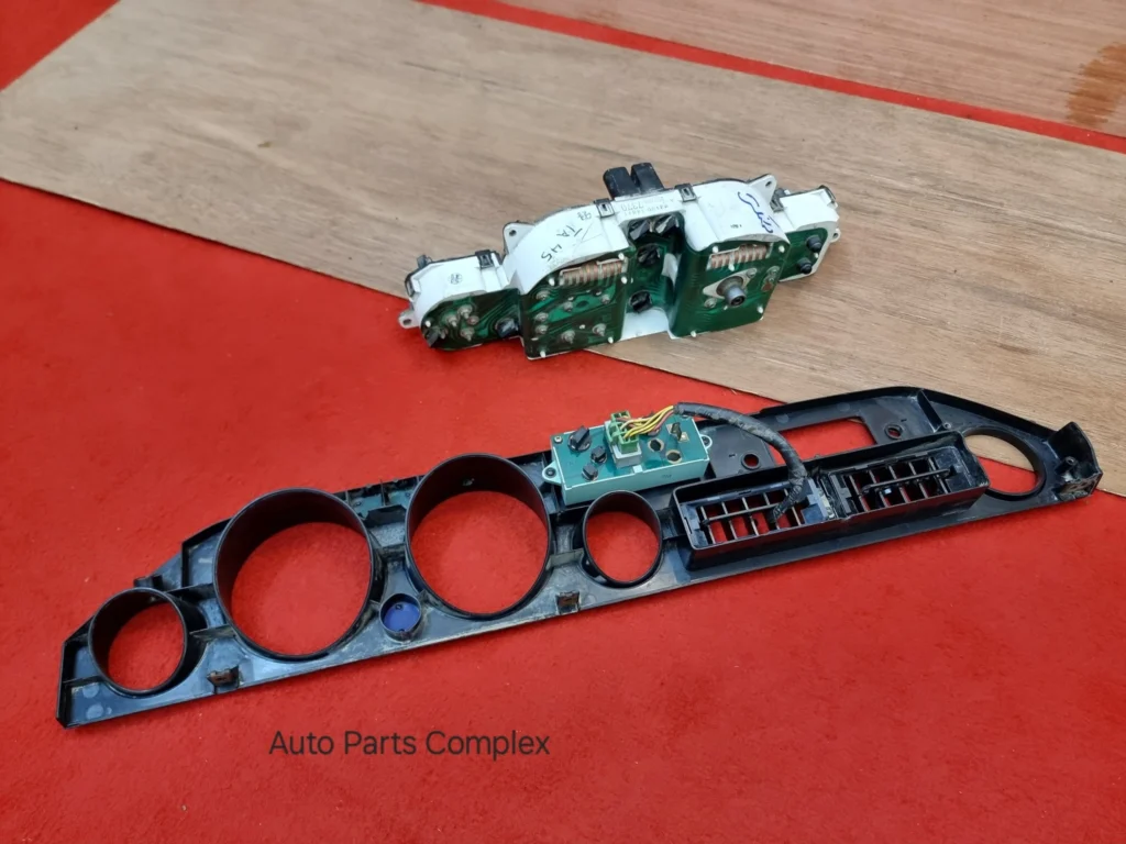 Toyota Carina GT 40 series 1977 - 1980 Dash cluster with Panel (Ra4 Ta4) 10