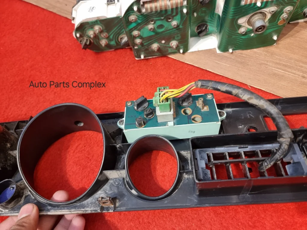 Toyota Carina GT 40 series 1977 - 1980 Dash cluster with Panel (Ra4 Ta4) 9