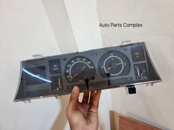 Toyota cressida 1979 - 1983 Gx60 Gx61 Mx63 dash cluster 1