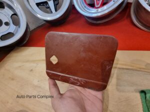 Corolla 1980 - 1983 sedan Ke70 Te72 fuel door