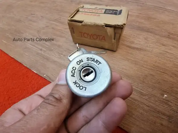 Corolla 1971-74 NOS OEM ignition switch cyliner Te27 Ke20 Te21 te28 2