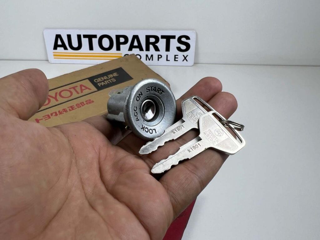 Corolla 1971 – 1974 NOS OEM ignition switch cylinder Te27 Ke20 Te21 te28 (1)