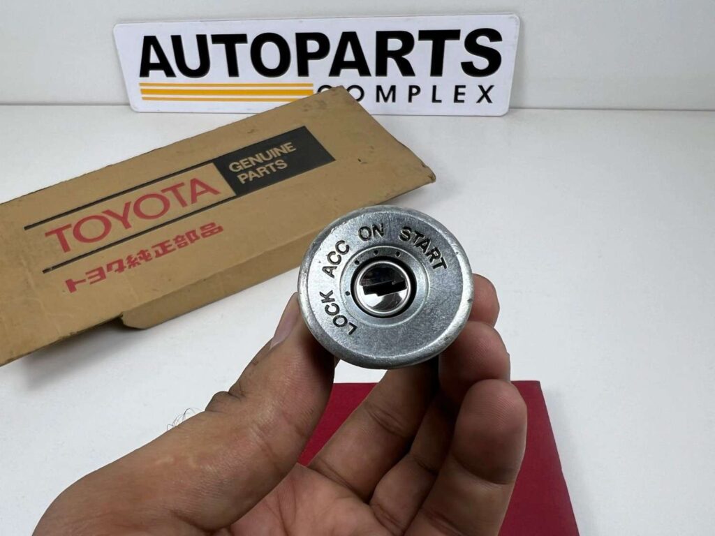 Corolla 1971 – 1974 NOS OEM ignition switch cylinder Te27 Ke20 Te21 te28 (3)