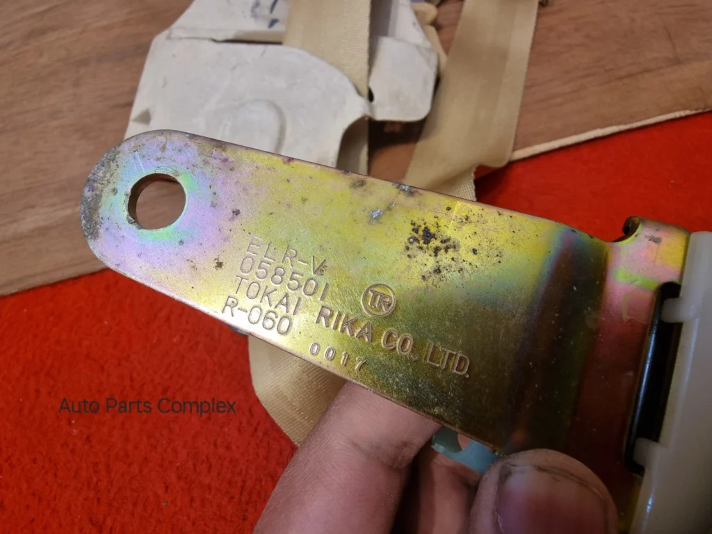Corolla 1980-83 front sealt belts 5