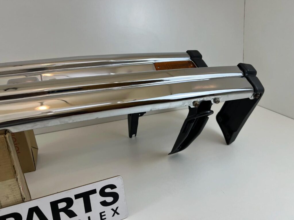 Corolla 1982 1983 24 door sedan Chrome JDM bumpers (11)