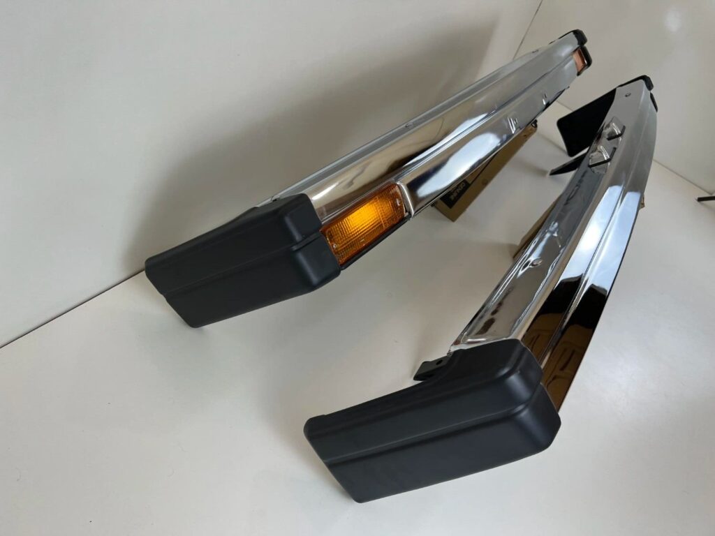 Corolla 1982 1983 24 door sedan Chrome JDM bumpers (13)