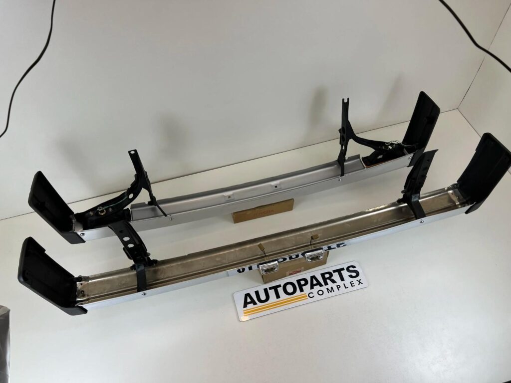 Corolla 1982 1983 24 door sedan Chrome JDM bumpers (14)