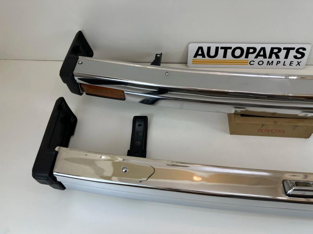 Corolla 1982 1983 24 door sedan Chrome JDM bumpers (4)
