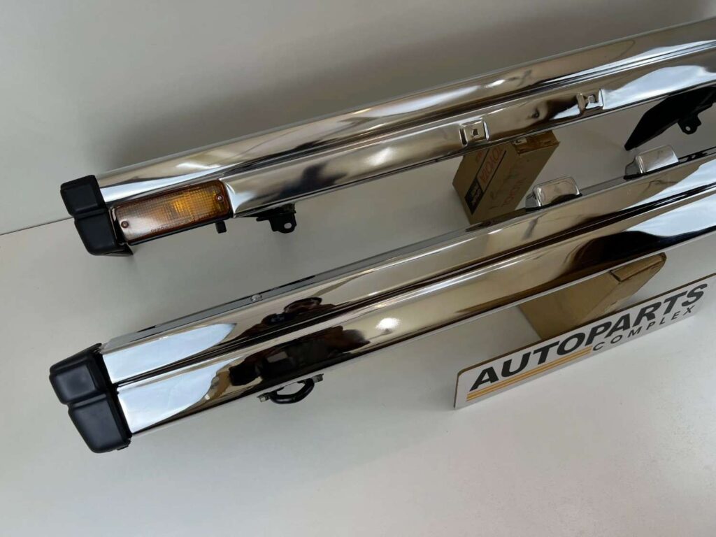 Corolla 1982 1983 24 door sedan Chrome JDM bumpers (8)