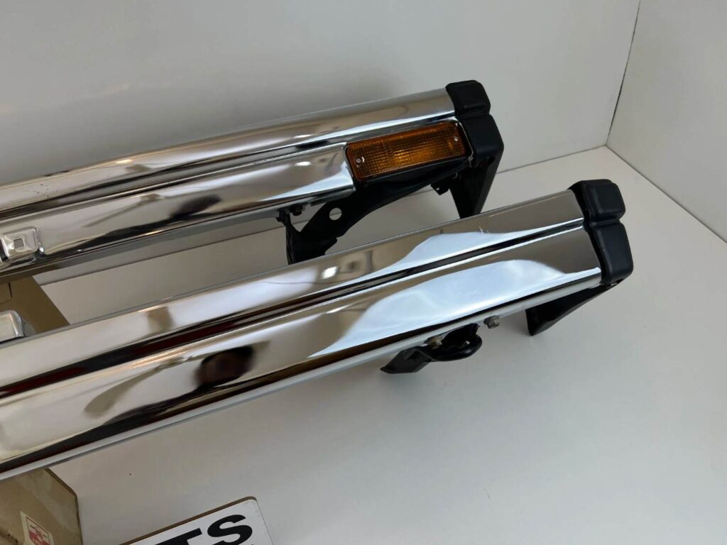 Corolla 1982 1983 24 door sedan Chrome JDM bumpers (9)