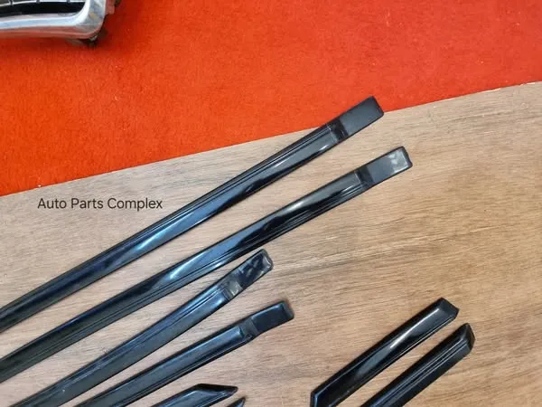 Corolla 1982 1983 Ke70 Te72 wagon body mouldings set 4