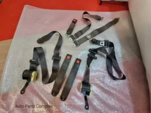 Corolla 1984 1985 1986 4 door seat belts1