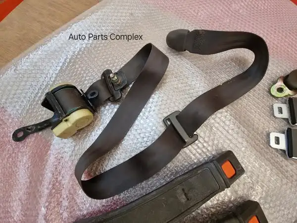 Corolla 1984 1985 1986 4 door seat belts2