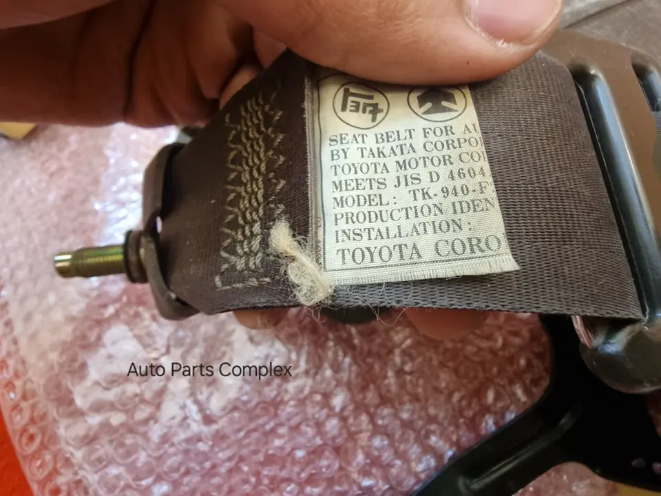 Corolla 1984 1985 1986 4 door seat belts6