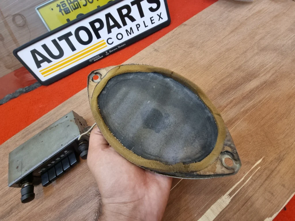 Hilux Rn30 Rn36 Rn46 Ln46 AM radio with speaker7