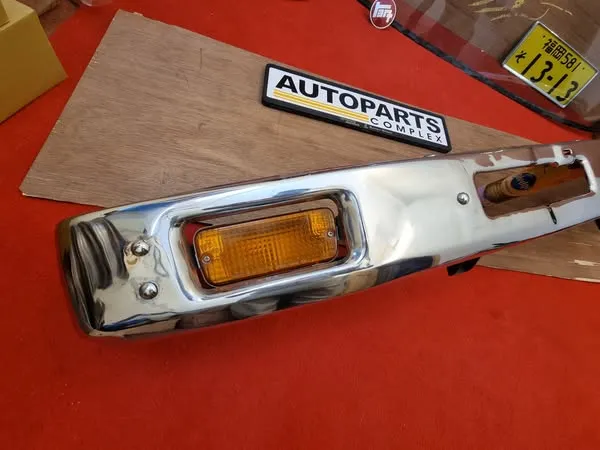 Hilux pickup 1979 1980 1981 4WD chrome front bumper 2
