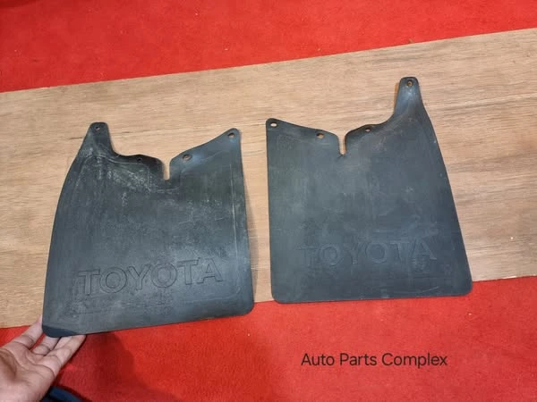 Hilux pickup 1979-83 rn30 rn40 ln40 Oem front mud flaps 1