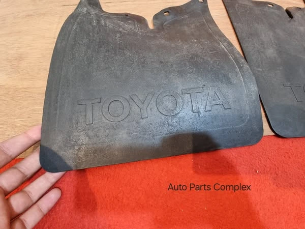 Hilux pickup 1979-83 rn30 rn40 ln40 Oem front mud flaps 2