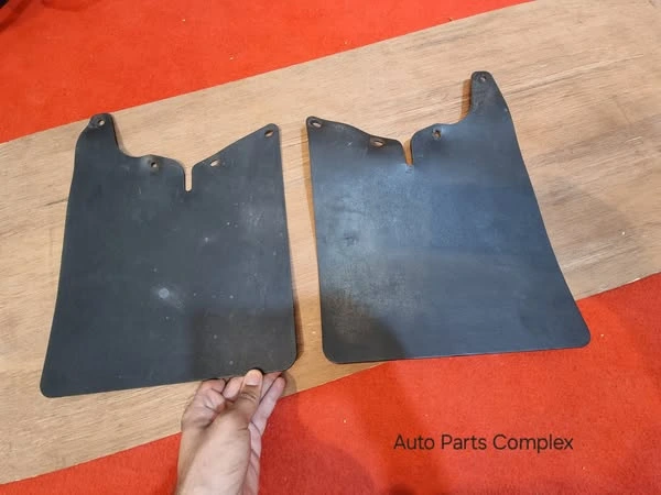 Hilux pickup 1979-83 rn30 rn40 ln40 Oem front mud flaps 3