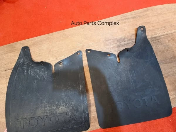 Hilux pickup 1979-83 rn30 rn40 ln40 Oem front mud flaps 4