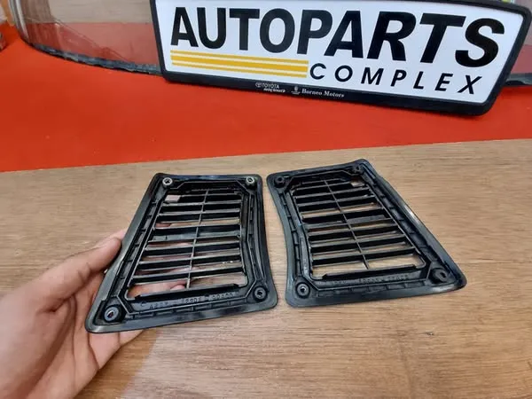 Land cruiser FJ60 FJ62 HJ60 BJ60 D pillar vents pair 4