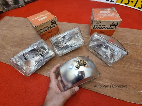 Stanley sealed beams set of 4 1