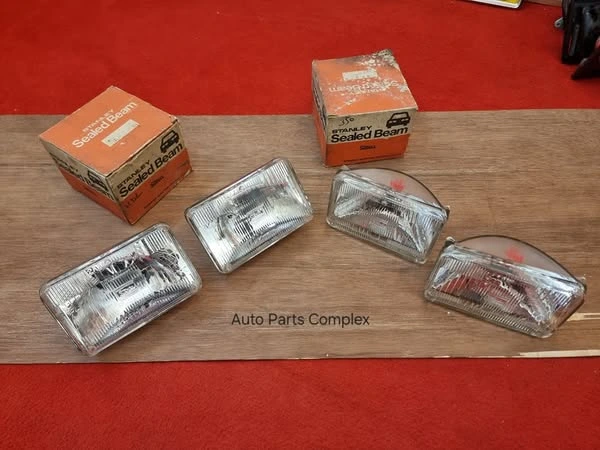 Stanley sealed beams set of 4 2