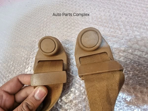 Toyota Carina TA10 Ta12 Ta22 1970-77 front seat belts2