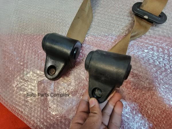 Toyota Carina TA10 Ta12 Ta22 1970-77 front seat belts3