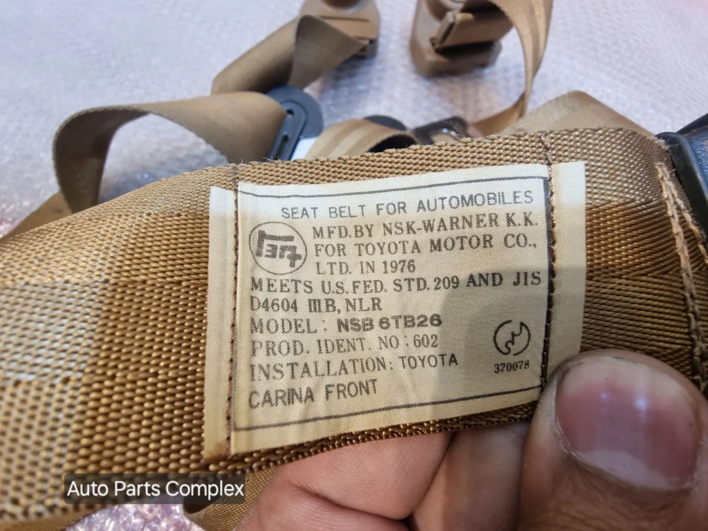 Toyota Carina TA10 Ta12 Ta22 1970-77 front seat belts5