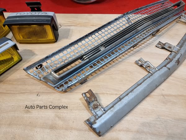 Toyota Sprinter 1971 1972 1973 1974 SL grille ke25 te27 KE20 3