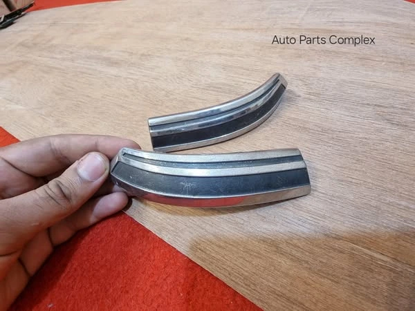 Corolla 1973 1974 Hi-deluxe trunk chrome trim side fender pieces 2