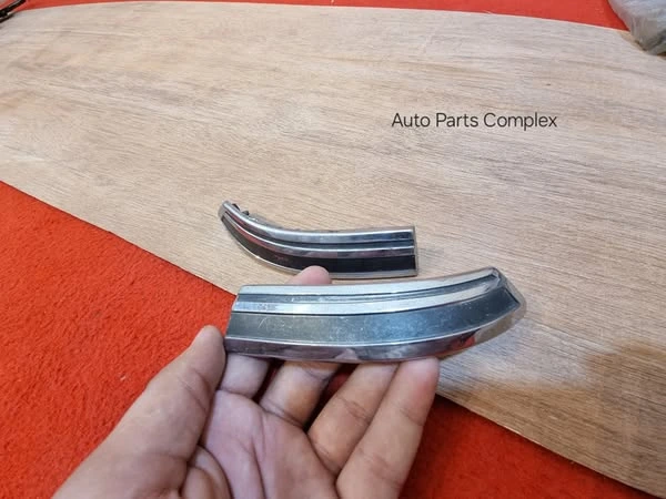 Corolla 1973 1974 Hi-deluxe trunk chrome trim side fender pieces 3