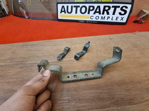 Corolla 1980 1981 stereo console brackets 1
