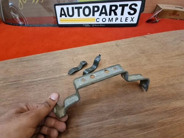 Corolla 1980 1981 stereo console brackets 3