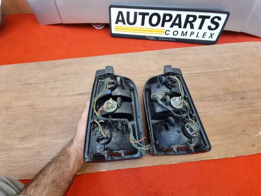 Corolla 1988 - 92 wagon Ae92 tail lights pair 5