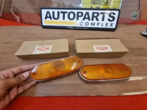 Corolla ke10 ke11 ke15 ke17 front bumper indicator lenses with chrome surrounds 1