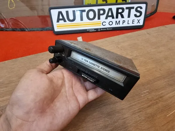 Fujitsu ten limited 1980s cassette player for Corolla ke70 Ae70 Hilux rn30 rn36 rn46 3