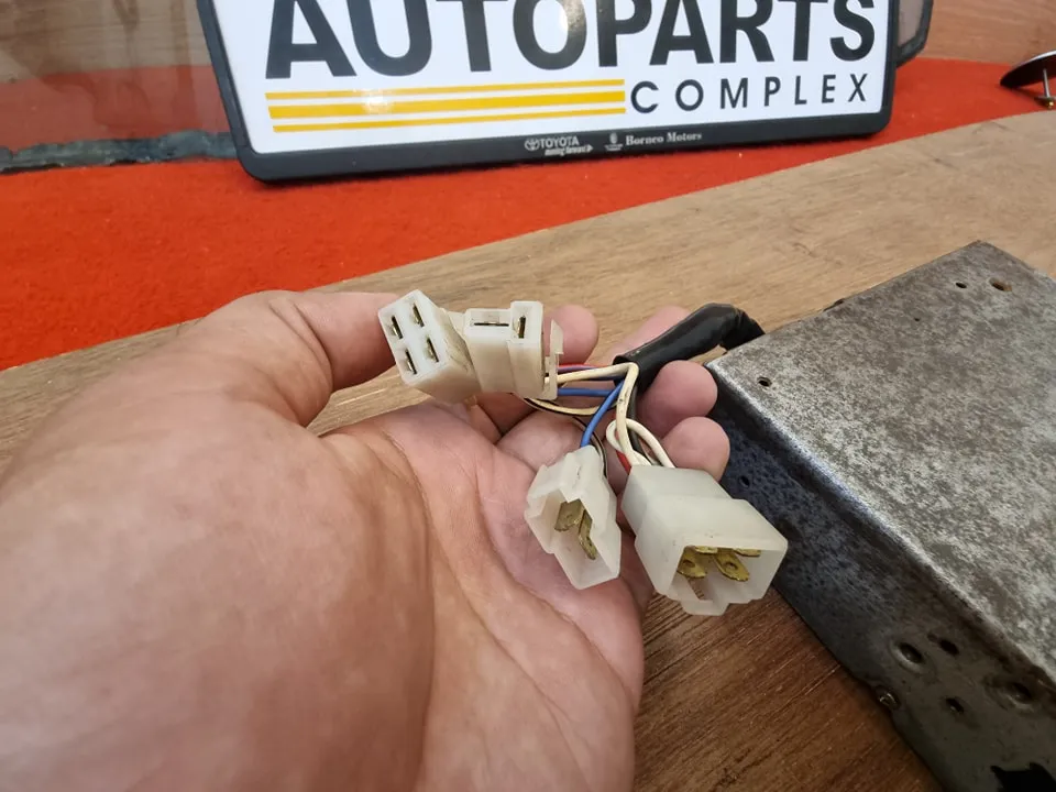 Fujitsu ten limited 1980s cassette player for Corolla ke70 Ae70 Hilux rn30 rn36 rn46 8