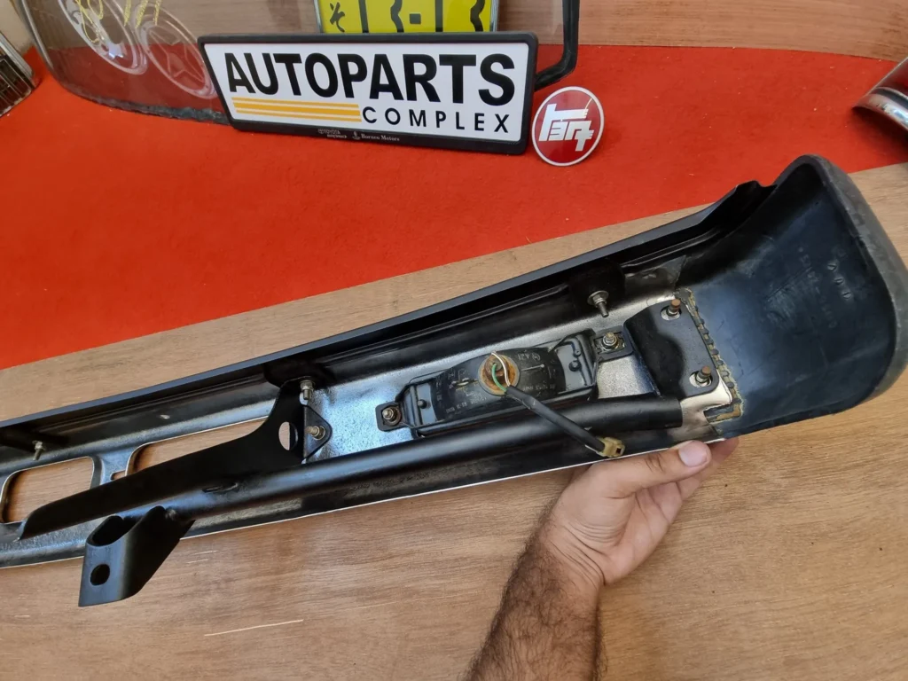 Hilux pickup 4WD 1981 1982 1983 front chrome bumper6