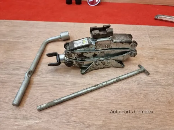 OEM Toyota Spare Tyre Jack2