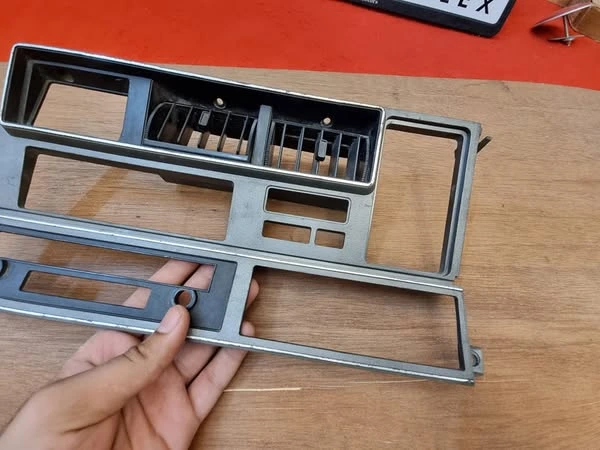 TOYOTA CROWN MS80 MS85 RHD Instrument Panel Radio Trim 3